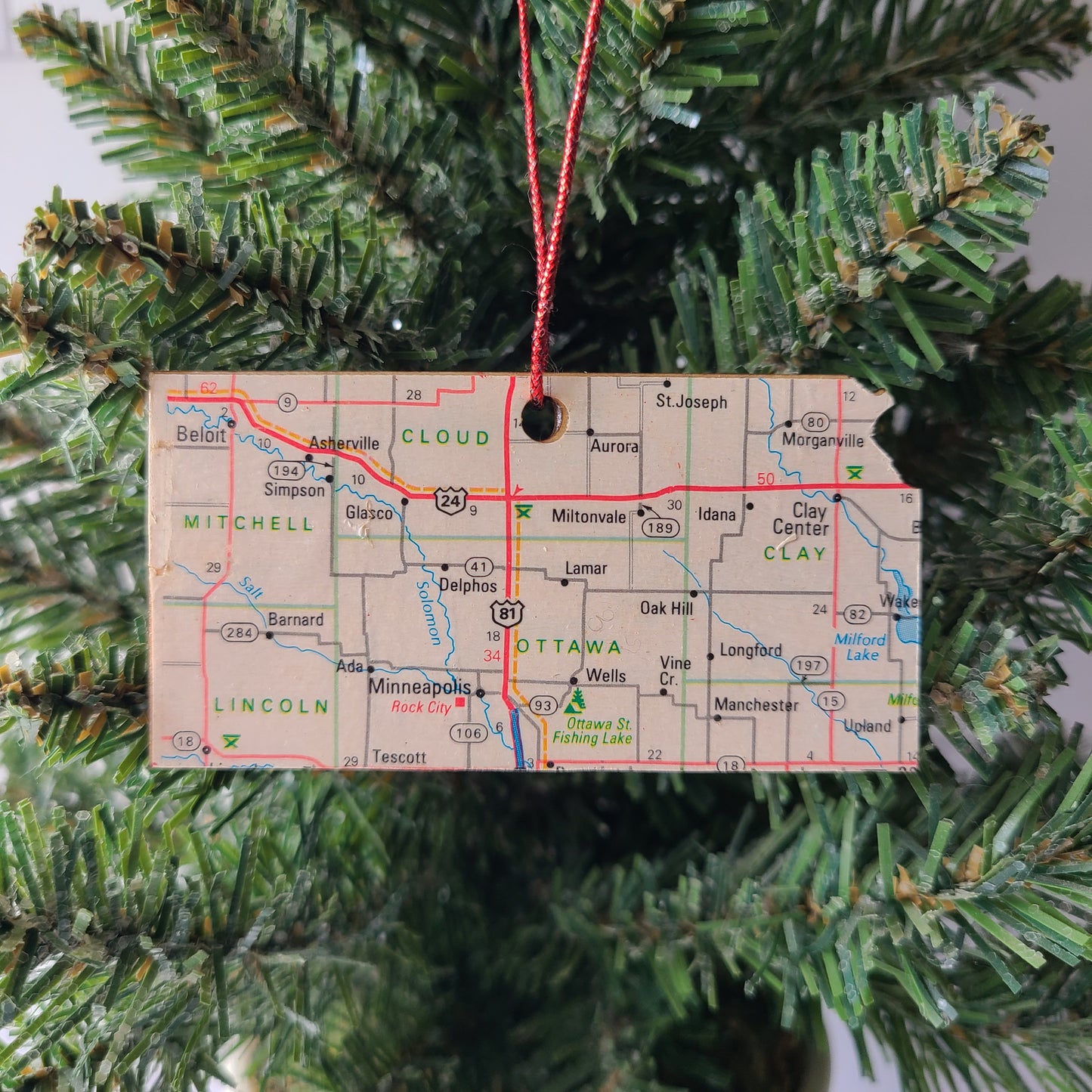 Clay Center/Minneapolis, Kansas Ornament (1980)