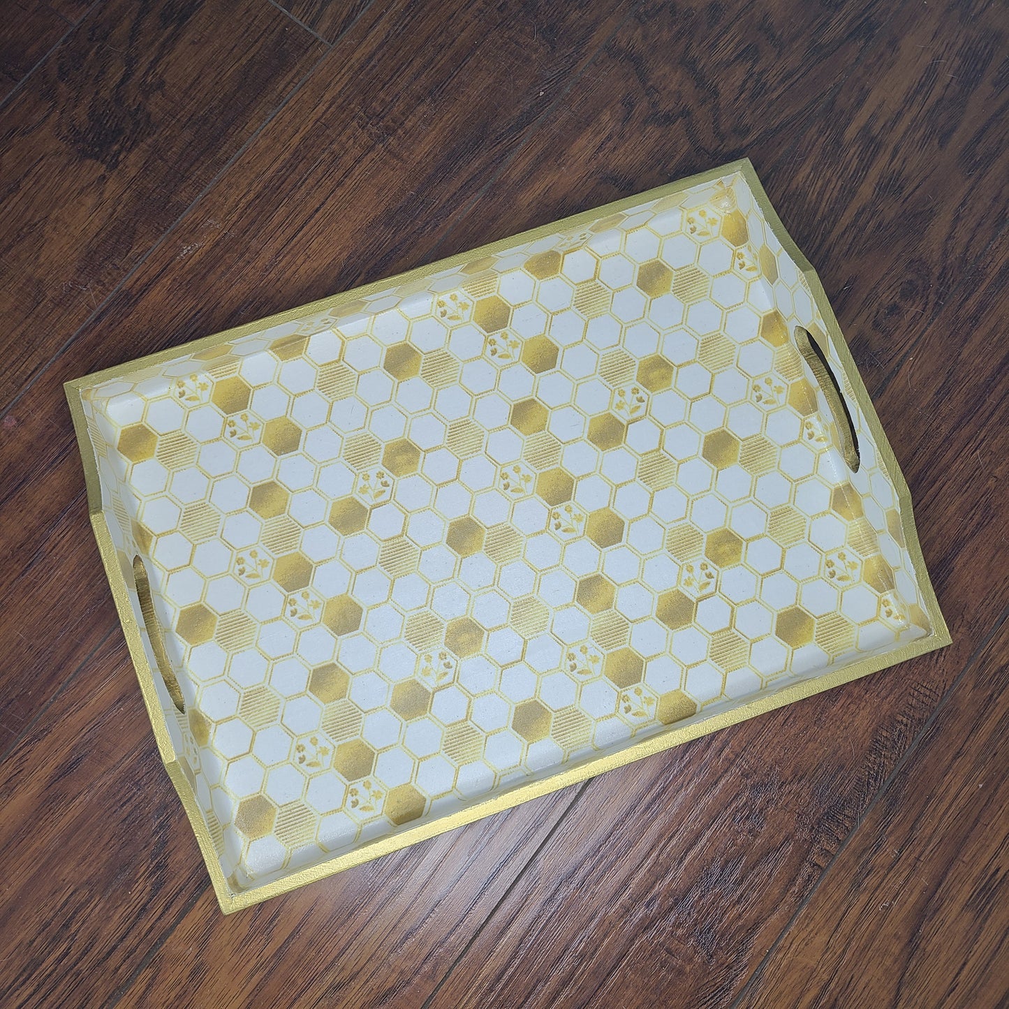 Honeycomb tray