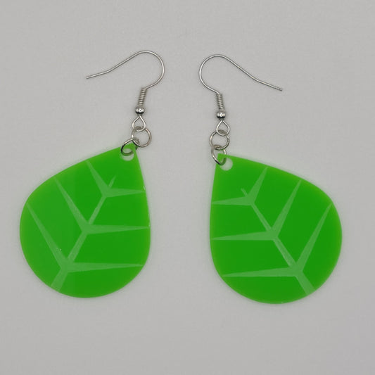 "Engraved Green Leaf" teardrop earrings